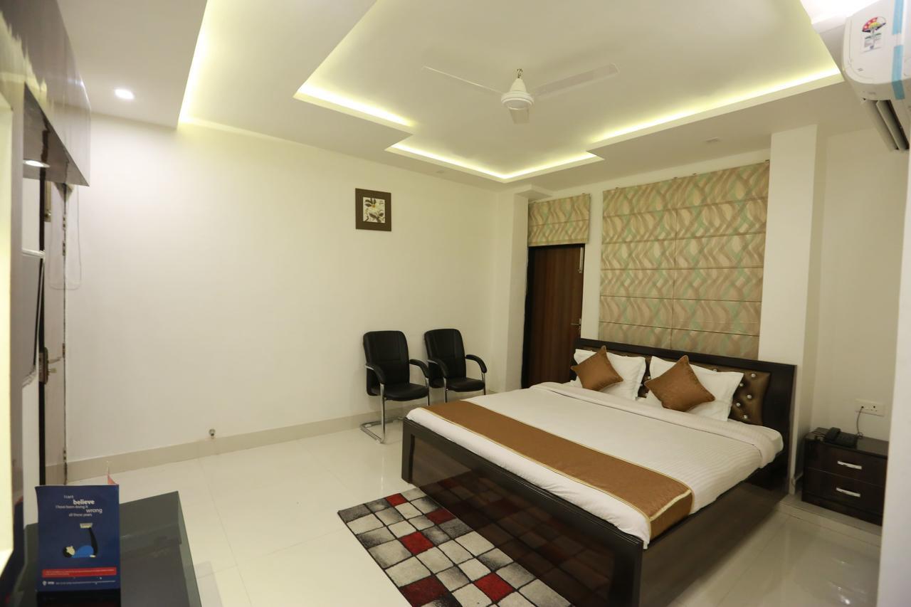 קאנפור Oyo 8837 Hotel Surya Galaxy מראה חיצוני תמונה